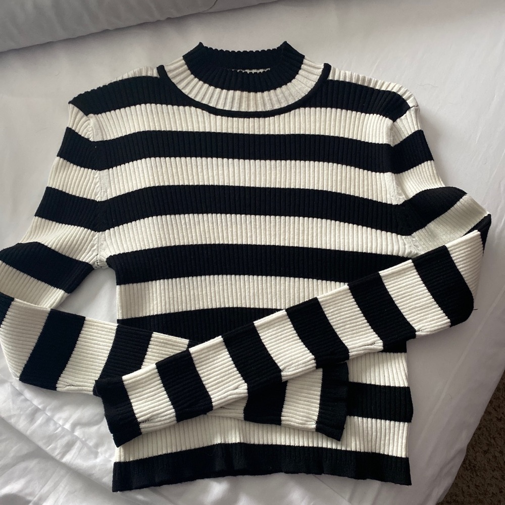 NWOT Mock Neck Sweater